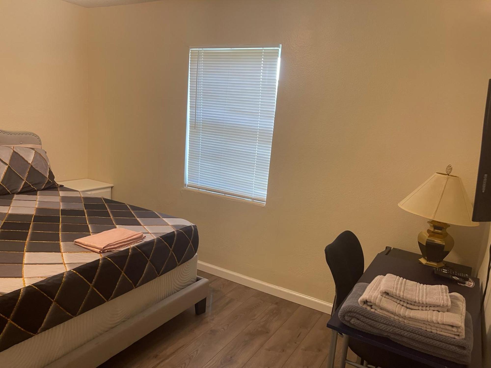 Private Queen Bedroom C Shared Common Spaces Fort Pierce Exteriér fotografie